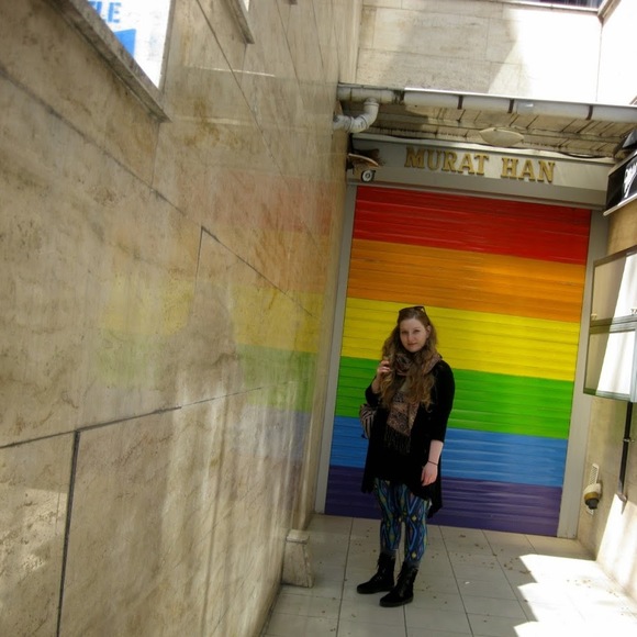 Meet your Posher, Nicole - Picture 1 of 1